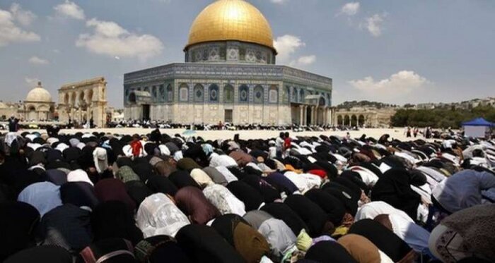 ده‌ها هزار فلسطینی در نماز جمعه قدس شرکت کردند
