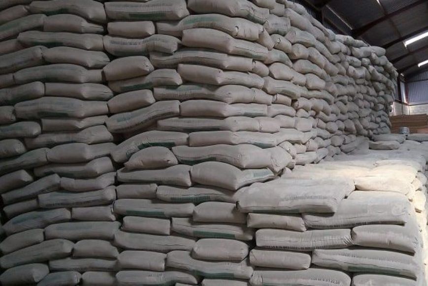 تمایل کارخانه‌ها به صادرات سیمان باعث کاهش توزیع آن درخوزستان می شود