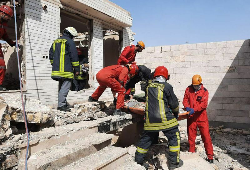 ریزش آوار بنای در حال تخریب دو کشته در مشهد بر جای گذاشت