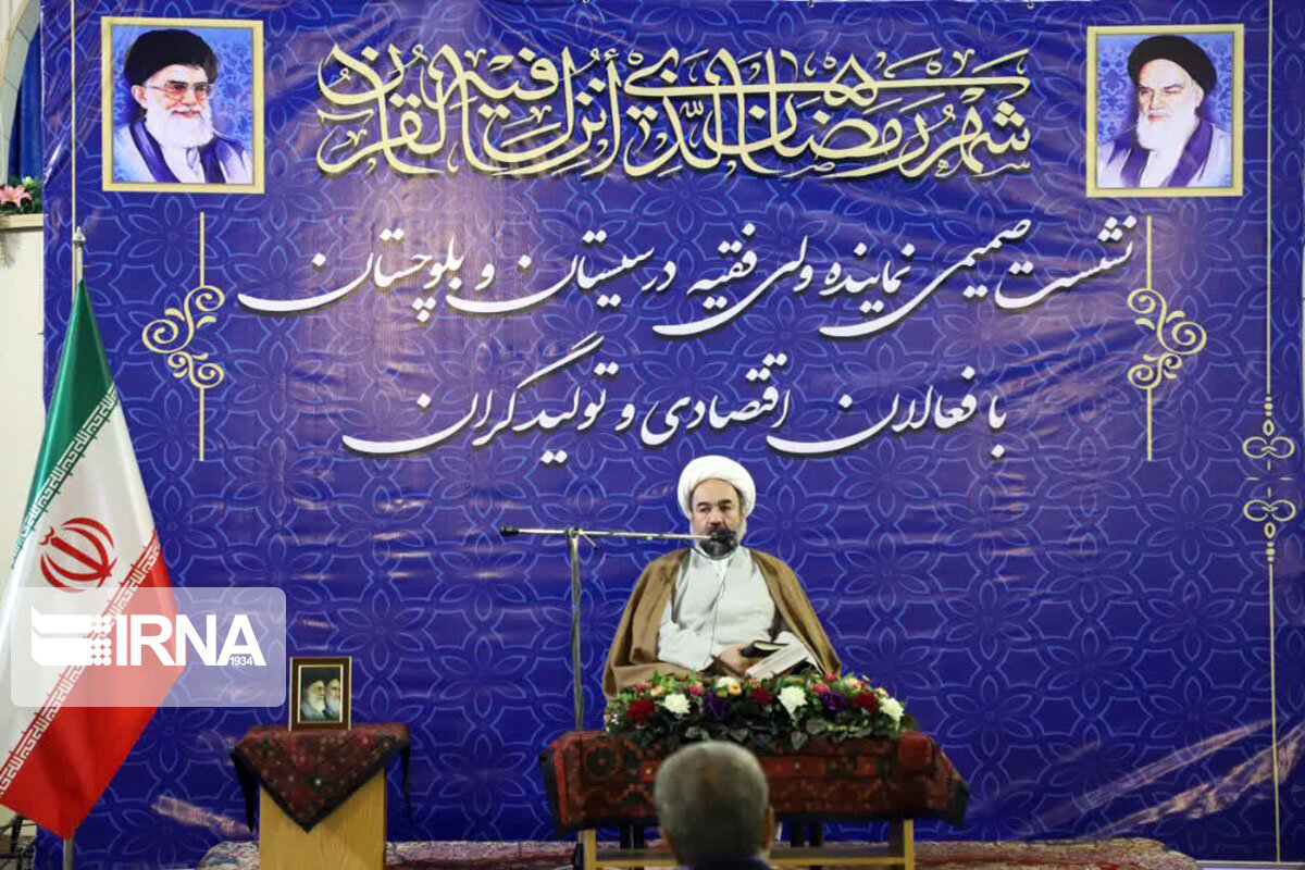 پشتیبانی از کارآفرینان و جوانان در عرصه تولید باید در اولویت باشد