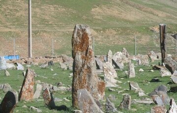 آرامستان تاریخی روستایی "خرخره" بوکان  چشم انتظار ثبت ملی