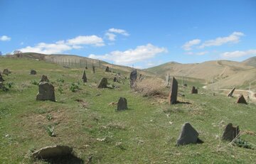 آرامستان تاریخی روستایی "خرخره" بوکان  چشم انتظار ثبت ملی