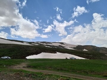 Iran : le mariage de l’hiver et du printemps dans les contreforts des montagnes « Margavar » à Urmia au nord-ouest