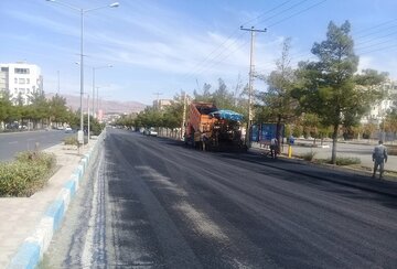 آسفالت ۳۰۰ هزار متر مربع از معابر بیرجند آغاز شد