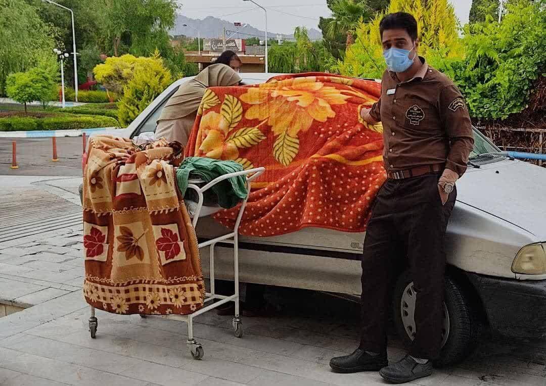 نوزاد عجول در راه بیمارستان مهریز به دنیا آمد