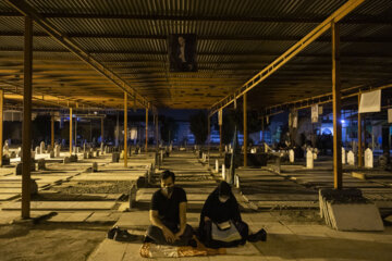 شب قدر در گلزار شهدای اهواز