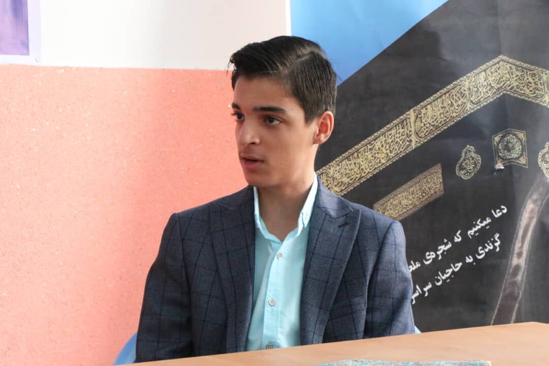 نوجوان یزدی: صوت زیبای قاری مردم را به قرآن هدایت می‌کند