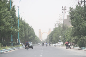 گرد و غبار و آلودگی هوا در یزد