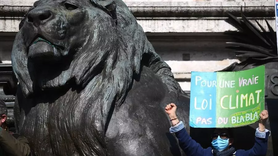  تظاهرات سراسری در فرانسه برای جلوگیری از تغییرات آب و هوایی