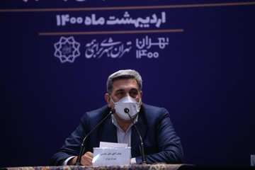 حناچی: ماموران شهرداری تهران حق برخورد فیزیکی با دستفروشان را ندارند