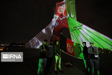 La tour Azadi s'illumine en vidéo-mapping pour rendre hommage aux martyrs afghans