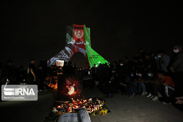 La tour Azadi s'illumine en vidéo-mapping pour rendre hommage aux martyrs afghans