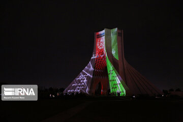 La tour Azadi s'illumine en vidéo-mapping pour rendre hommage aux martyrs afghans