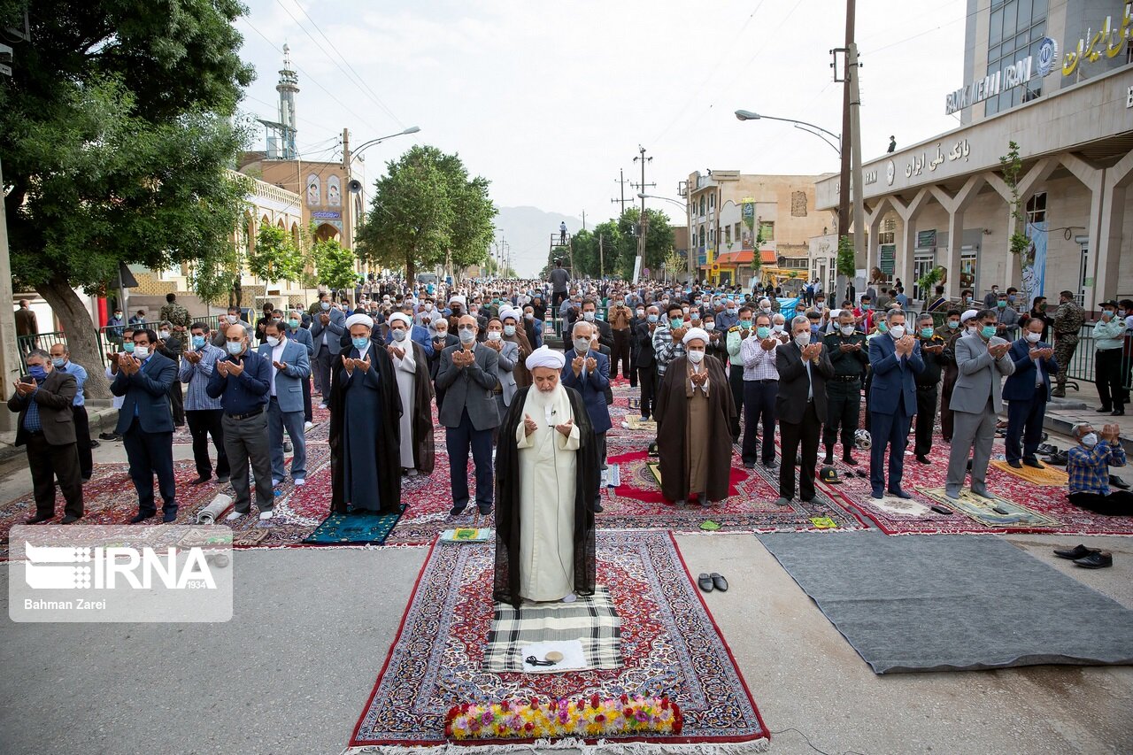 نماز عید فطر در کرمانشاه اقامه شد