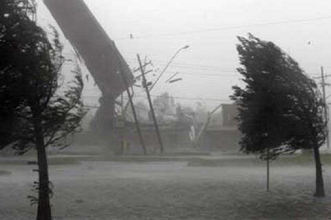 باد شدید آذربایجان‌شرقی را در می‌نوردد