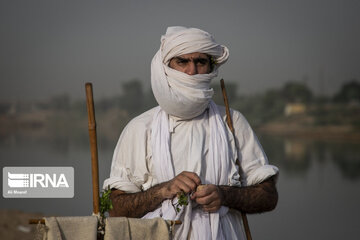 Le baptême des Mandéens au bord de la rivière Karoun (sud-ouest d'Iran)