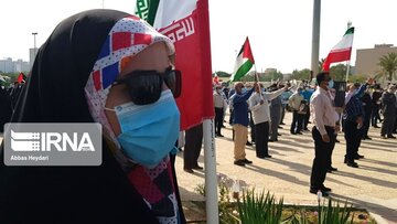 People in south of Iran in a gathering to support Islamic Resistance