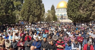 نمازگزاران فلسطینی مفتی قدس را از مسجد الاقصی بیرون کردند