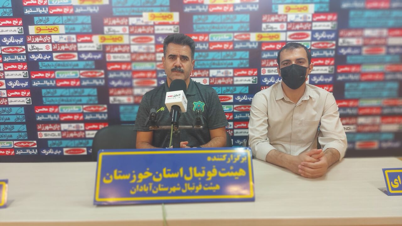سرمربی نفت‌آبادان:برابر استقلال مجبوربه‌استفاده ازبازیکنان جوان‌هستیم