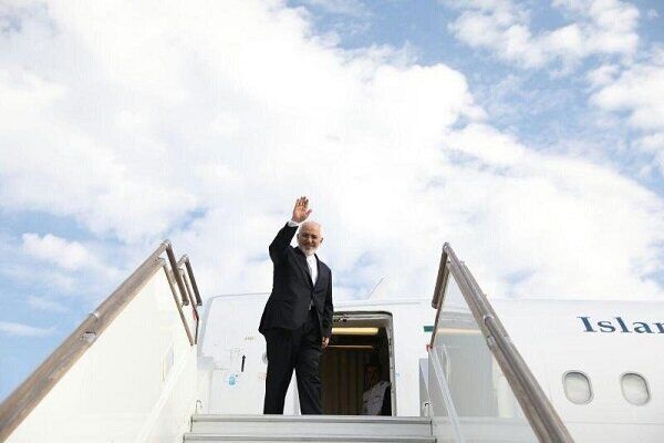 Zarif arrives in Azerbaijan Republic