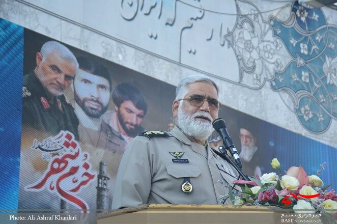 ملت انقلابی ایران با حضور در انتخابات حماسه دیگری رقم می زنند