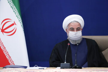 روحانی: نباید از امام (ره) فاصله بگیریم؛ اساس انقلاب با همه پرسی بود