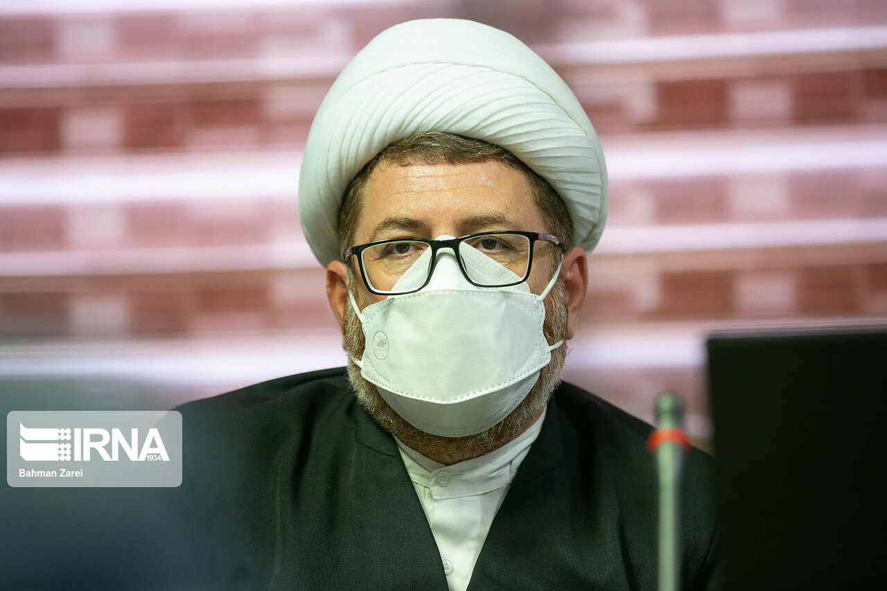 امام خمینی (ره) ارزش‌های اسلامی را در راس امور قرار داد