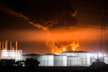 Huge fire at Tehran Oil Refinery