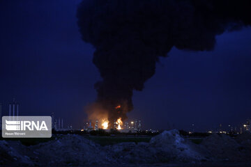 Huge fire at Tehran Oil Refinery