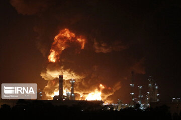 Huge fire at Tehran Oil Refinery