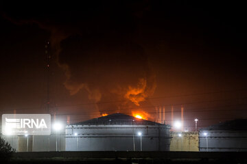 Huge fire at Tehran Oil Refinery