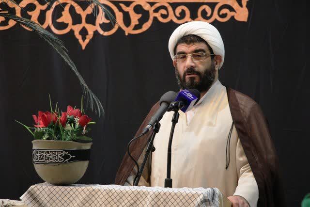 تکیه و اعتماد به مردم به ویژه جوانان از ویژگی‌های بارز امام (ره) بود