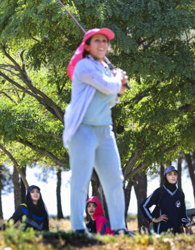 Tournement de golf féminin en Iran 