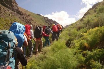۲ کوهنورد در ارتفاعات دارآباد نجات یافتند