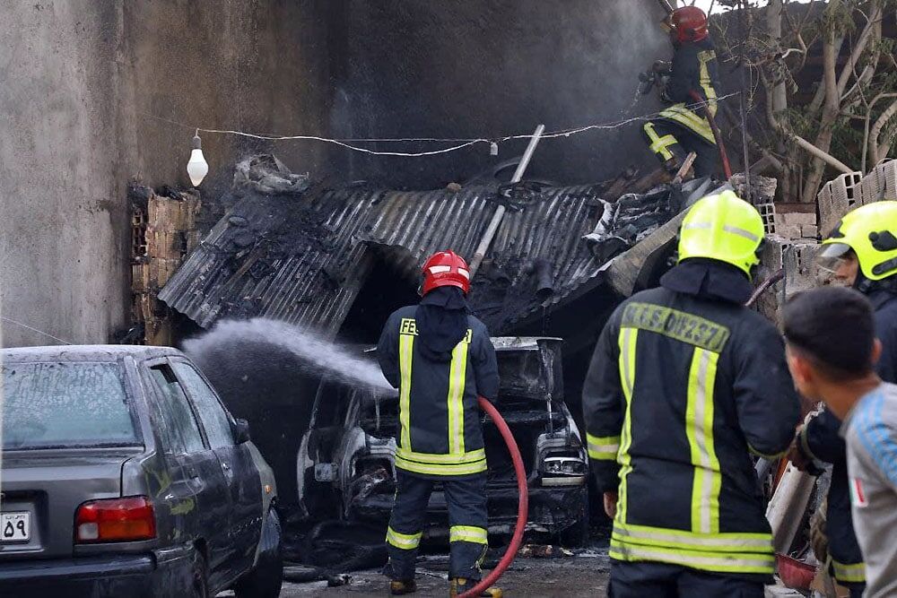 آتش‌ در تعمیرگاه خودروهای سواری مشهد ۴ مجروح داشت