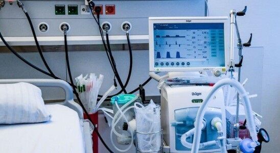  ۳۰ میلیارد ریال تجهیزات پزشکی به بیمارستان خرمشهر اهدا شد