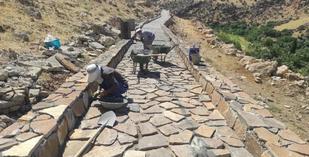 عملیات اجرایی بازسازی راه دسترسی به آبشار پیران آغاز شد