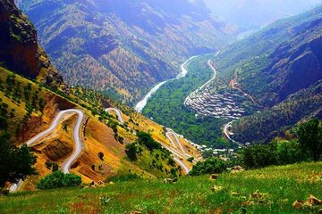 بهبود زیرساخت‌های راه موجب توسعه گردشگری در کردستان می‌شود