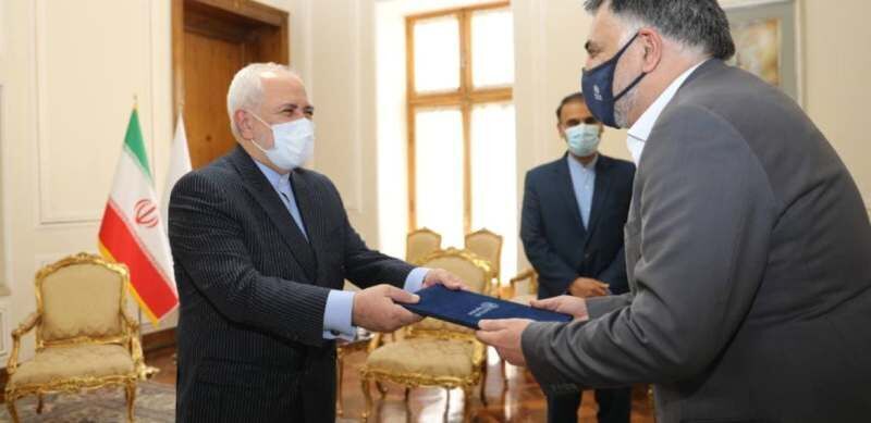 WHO representative to Iran presents his credential to FM Zarif