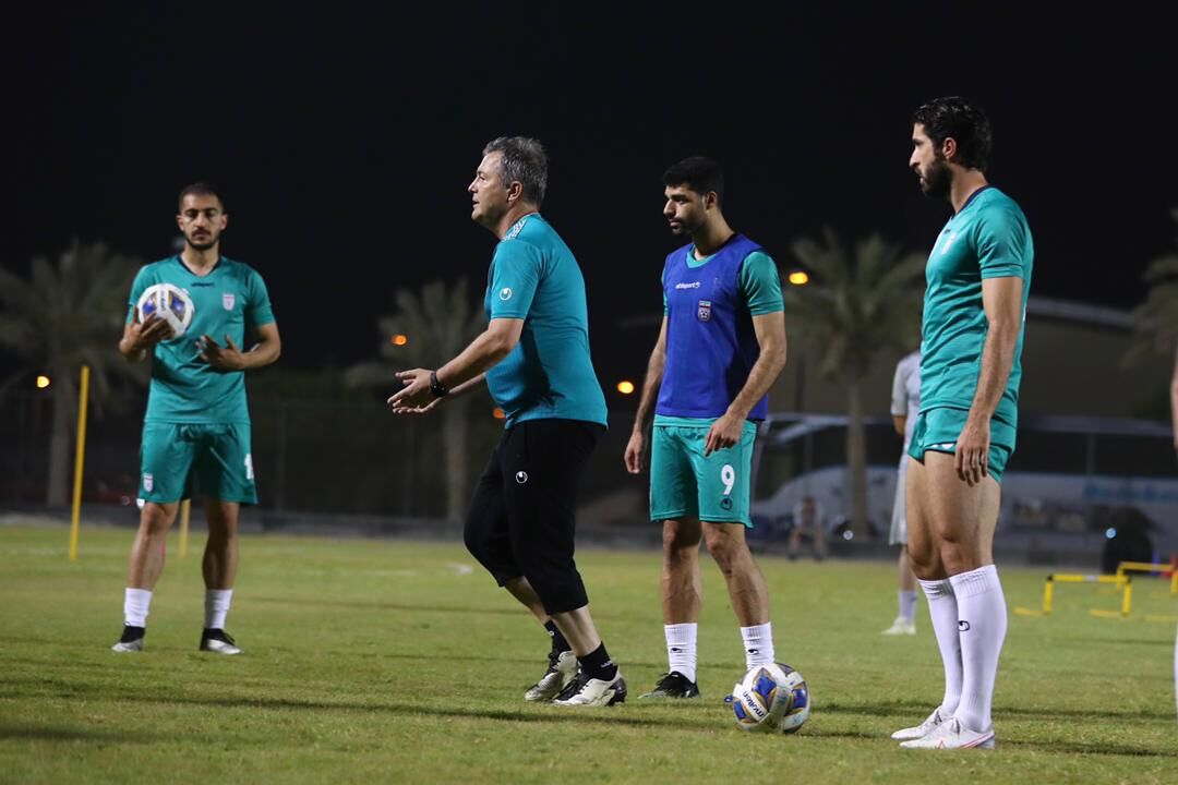 تمرین تیم ملی فوتبال در شرجی‌ترین روزهای بحرین
