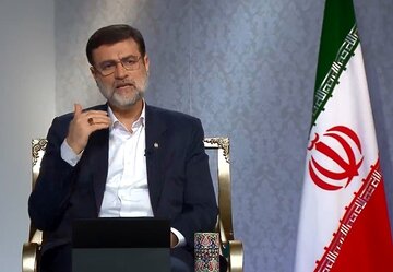 قاضی زاده هاشمی: امور اجرایی را به خود استان‌ها واگذار می‌کنیم