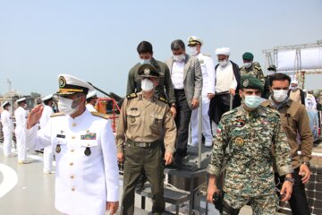 Le destroyer Dena et le chasseur de mines Shahin rejoignent la marine iranienne
