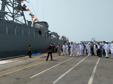 Le destroyer Dena et le chasseur de mines Shahin rejoignent la marine iranienne
