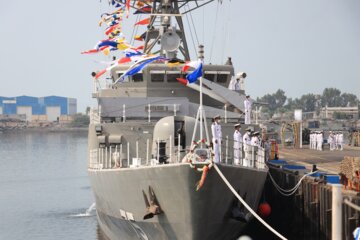 Le destroyer Dena et le chasseur de mines Shahin rejoignent la marine iranienne
