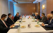 ظریف بر آمادگی ایران جهت توسعه همکاری‌های اقتصادی با عراق تاکید کرد