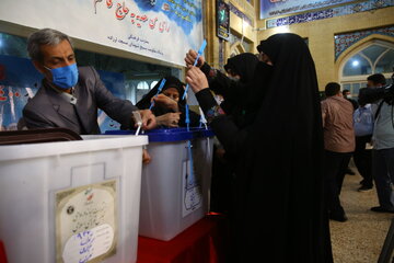 Presidential, local elections start in Iran