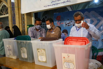 Presidential, local elections start in Iran