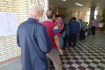 حضور اقشار مختلف مردم میاندوآب در پای صندوق‌های رای