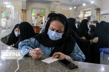 رای‌گیری انتخابات شوراها در مشهد به صورت دستی نیز انجام می‌شود