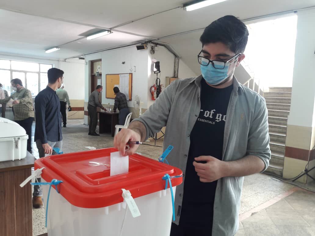 قدرت حضور مردم پای صندوق رای از قدرت نظامی هم بالاتر است